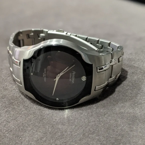 Vintage Y2K Armitron Diamond watch Silver Black Classic - Picture 4 of 4